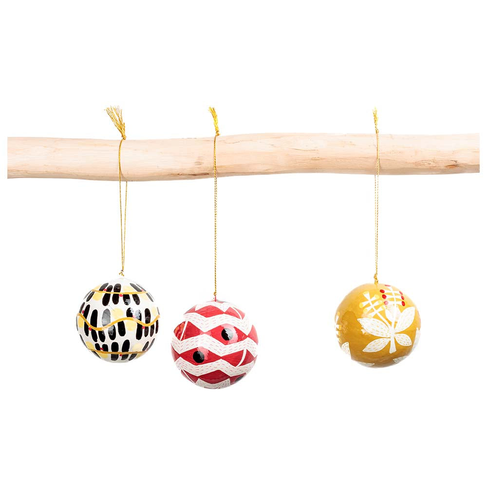 Set of three decorative baubles: Bloomsbury