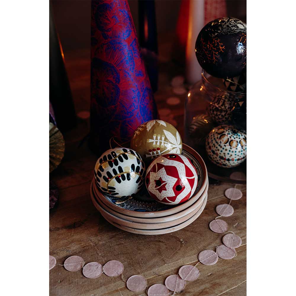 Set of three decorative baubles: Bloomsbury