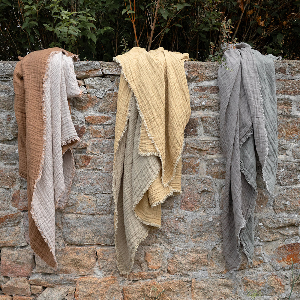 Waffled linen throw in Izamal 