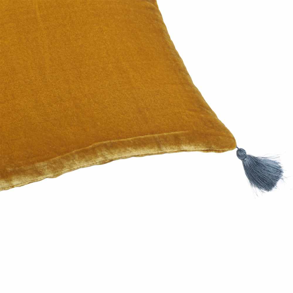 Coussin Goa pompons Antic moss - Le Monde Sauvage