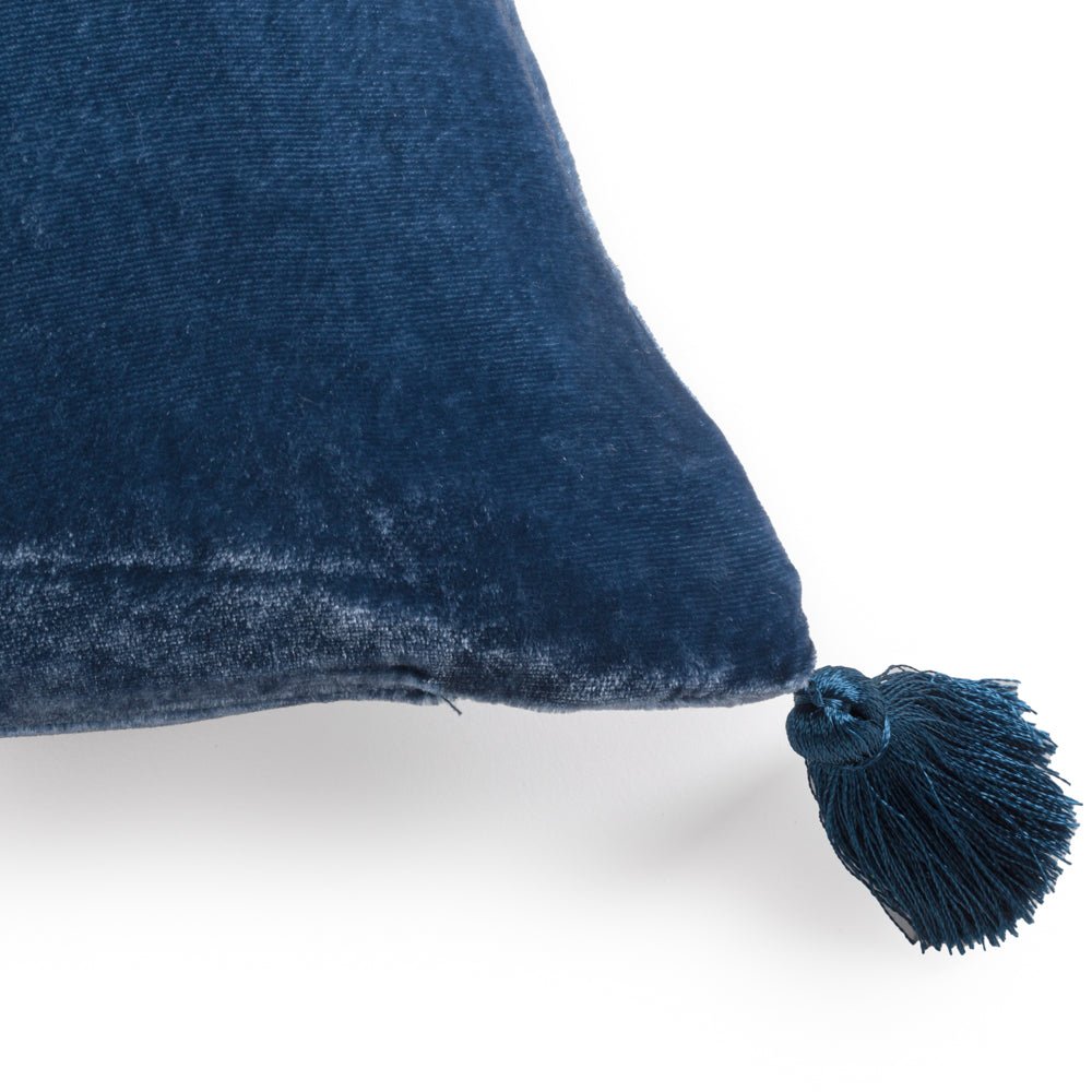 Coussin Goa pompons Delft - Le Monde Sauvage